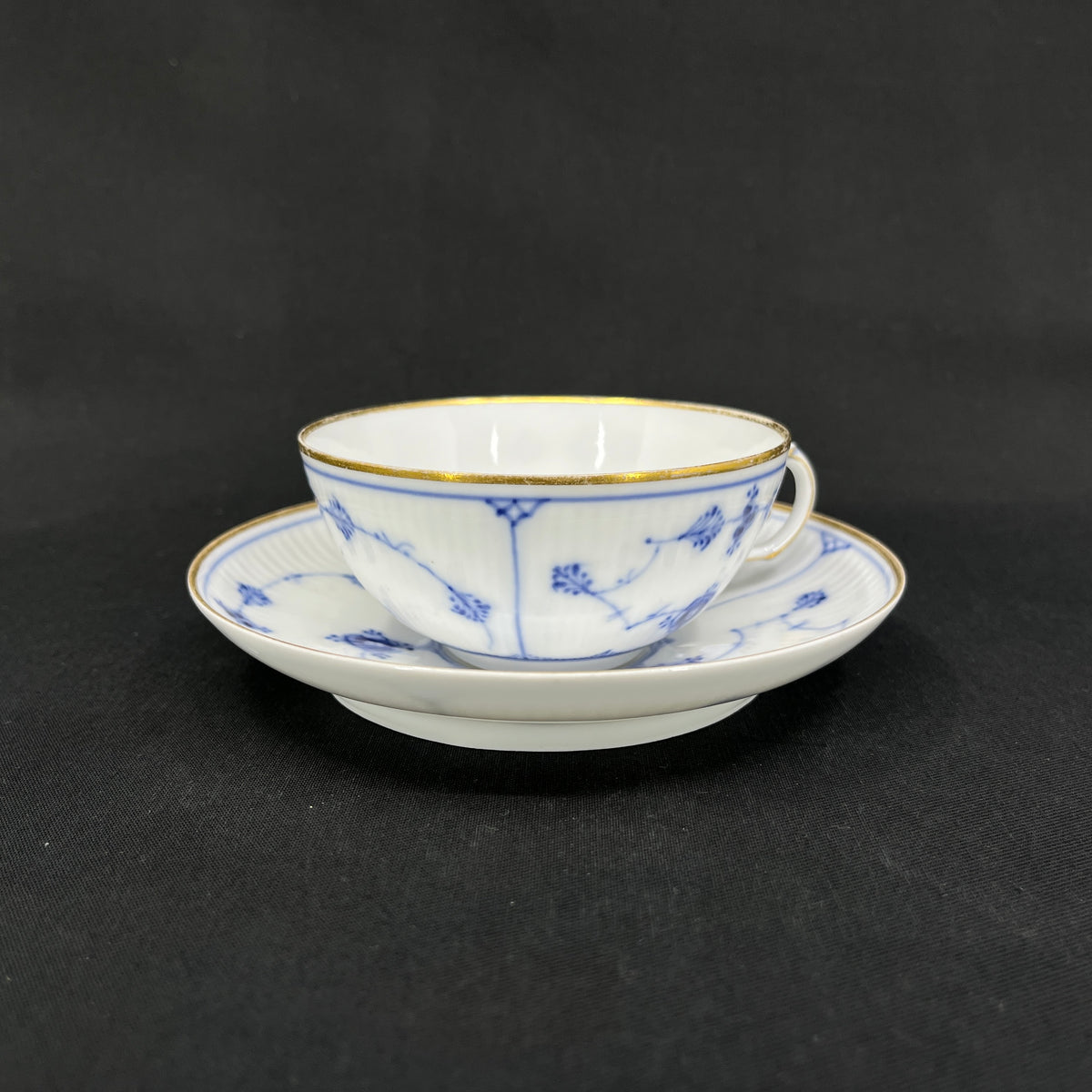 Large Blue Fluted Plain Teacup with Gold Rim