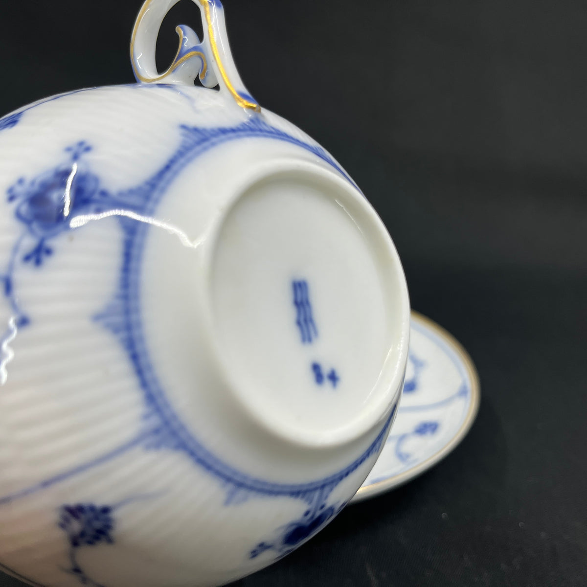 3 Large Blue Fluted Plain Teacup with Gold Rim with flaws