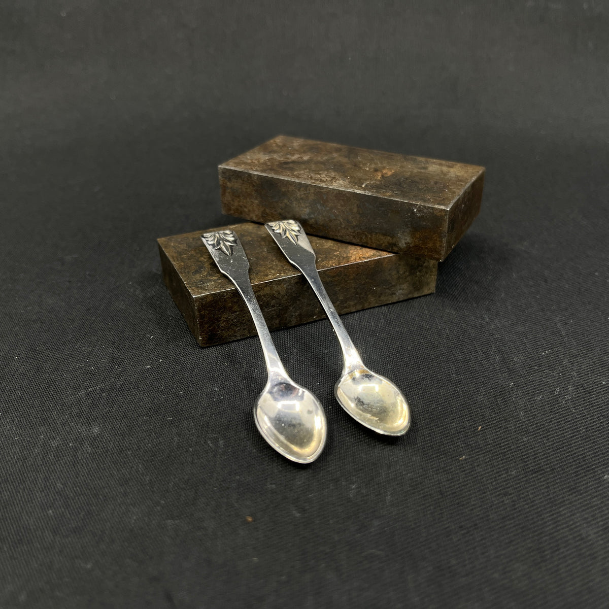 A pair of salt spoons - Danish from the early 1800s