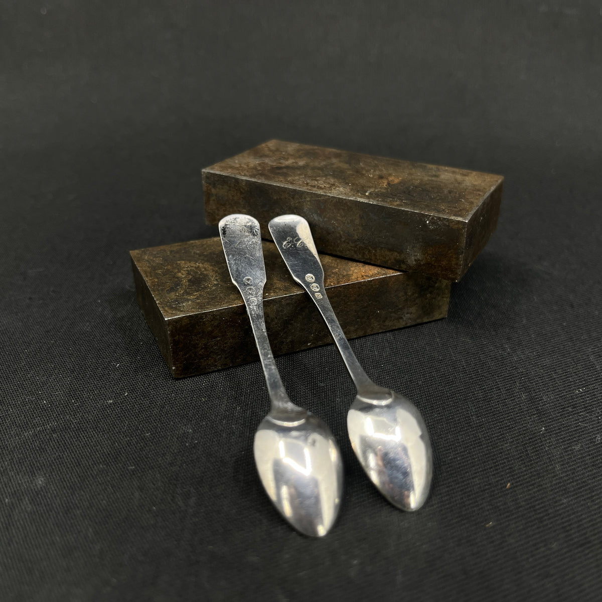 A pair of salt spoons - Danish from the early 1800s