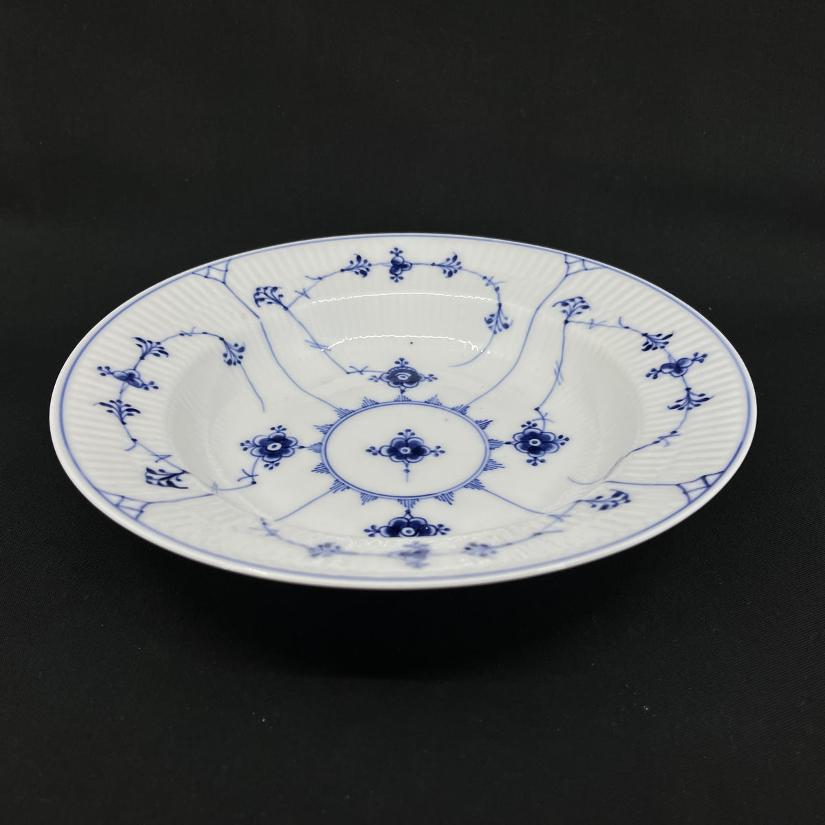 Blue Fluted Plain deep plate, 1/167, 2 assort.