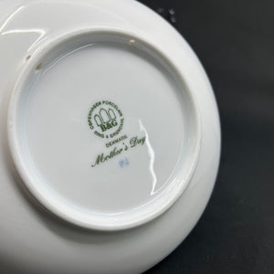 Bing & Grøndahl Mother's Day plate 2004