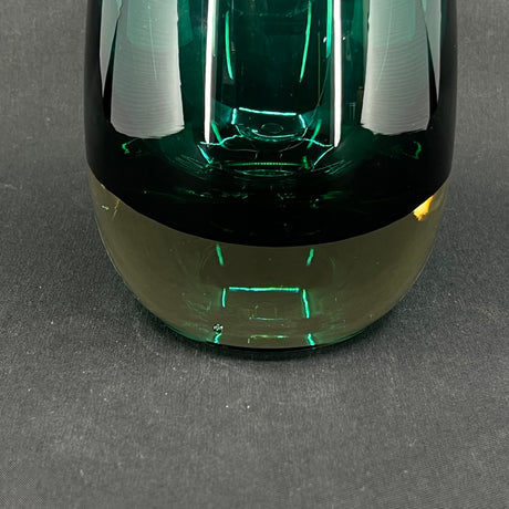 Emerald green vase by Tamara Aladin, 22 cm.