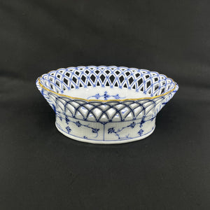 Blue Fluted Full Lace fruit bowl with gold, 1/1057