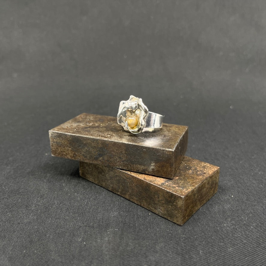 Ring i sølv med stenperle