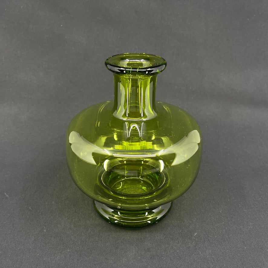 Stor Majgrøn vase fra Holmegaard, 17,5 cm.