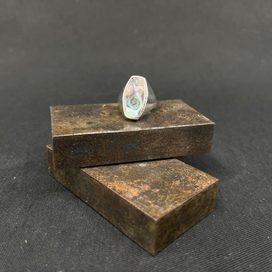 Ring in silver with abelone