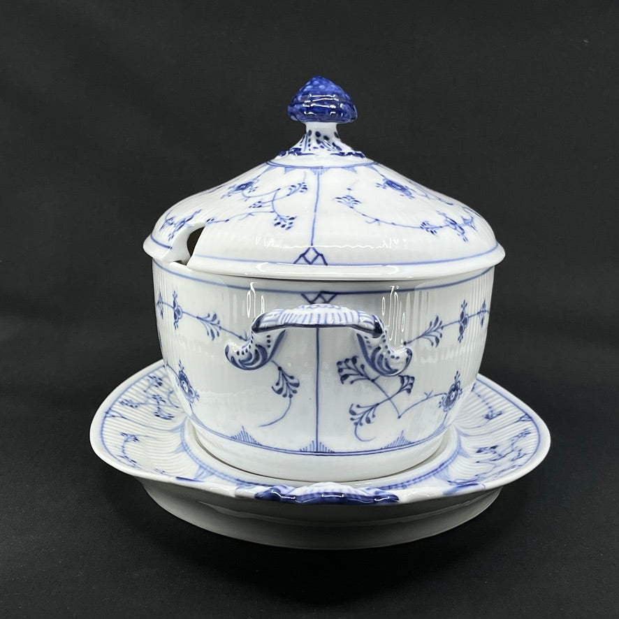 Blue Fluted Plain tureen with saucer