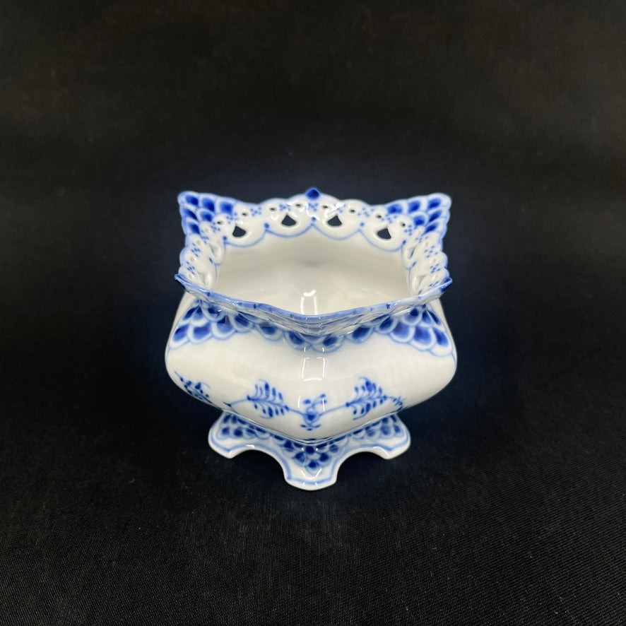Blue Fluted Full Lace sugar bowl, 3. assort.