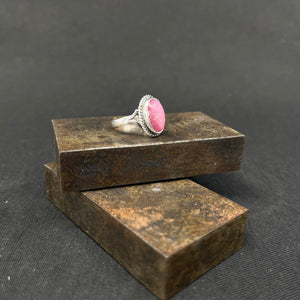 Ring in silver with pink stone