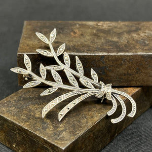 Broche fra 1920'erne med mozanitter