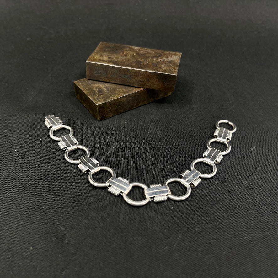Moderne armbånd fra Christian Veilskov