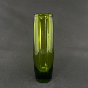 Majgrøn torpedo vase, 22 cm.