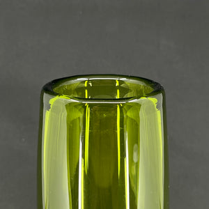 Majgrøn torpedo vase, 28,5 cm.
