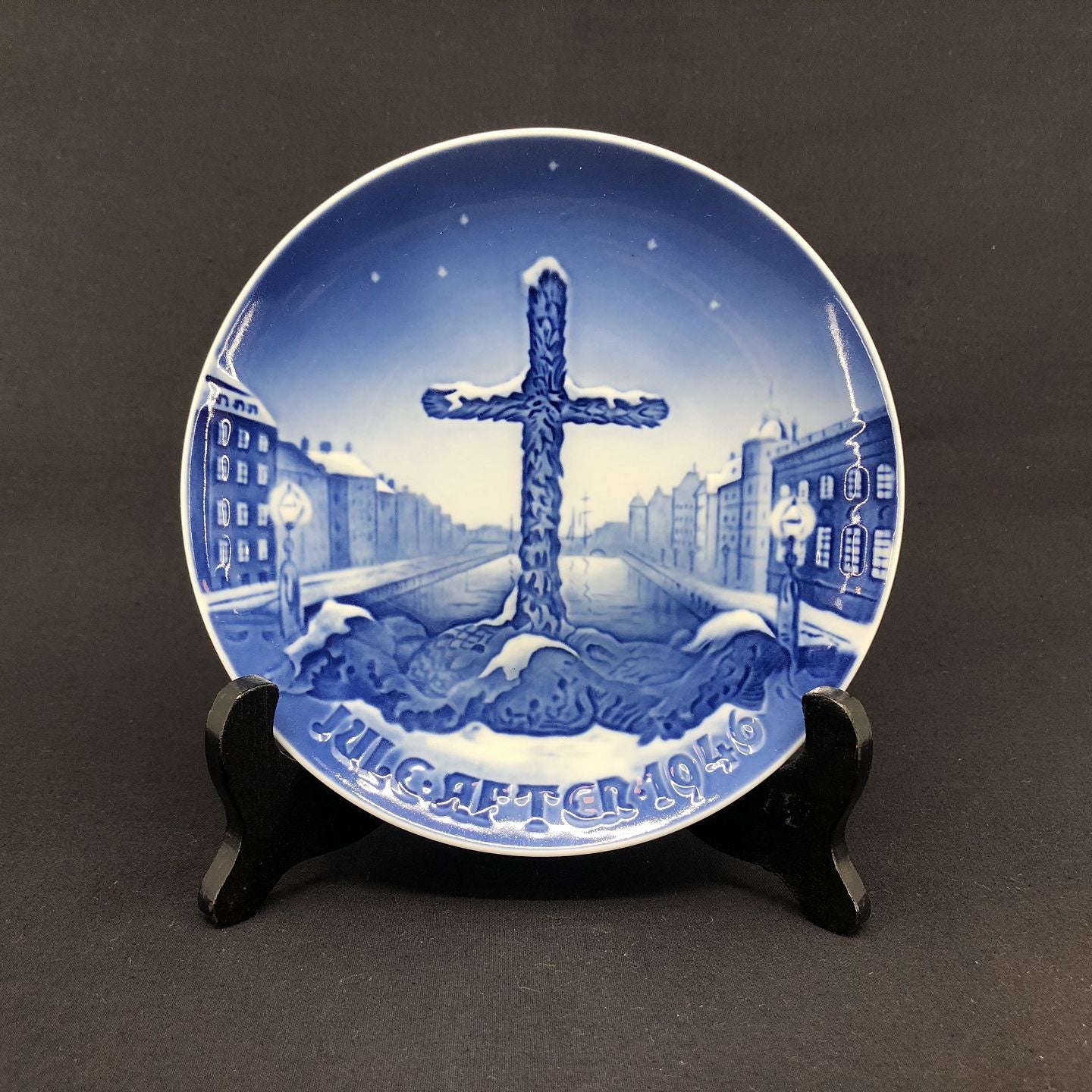 Bing & Grøndahl Christmas plate 1946