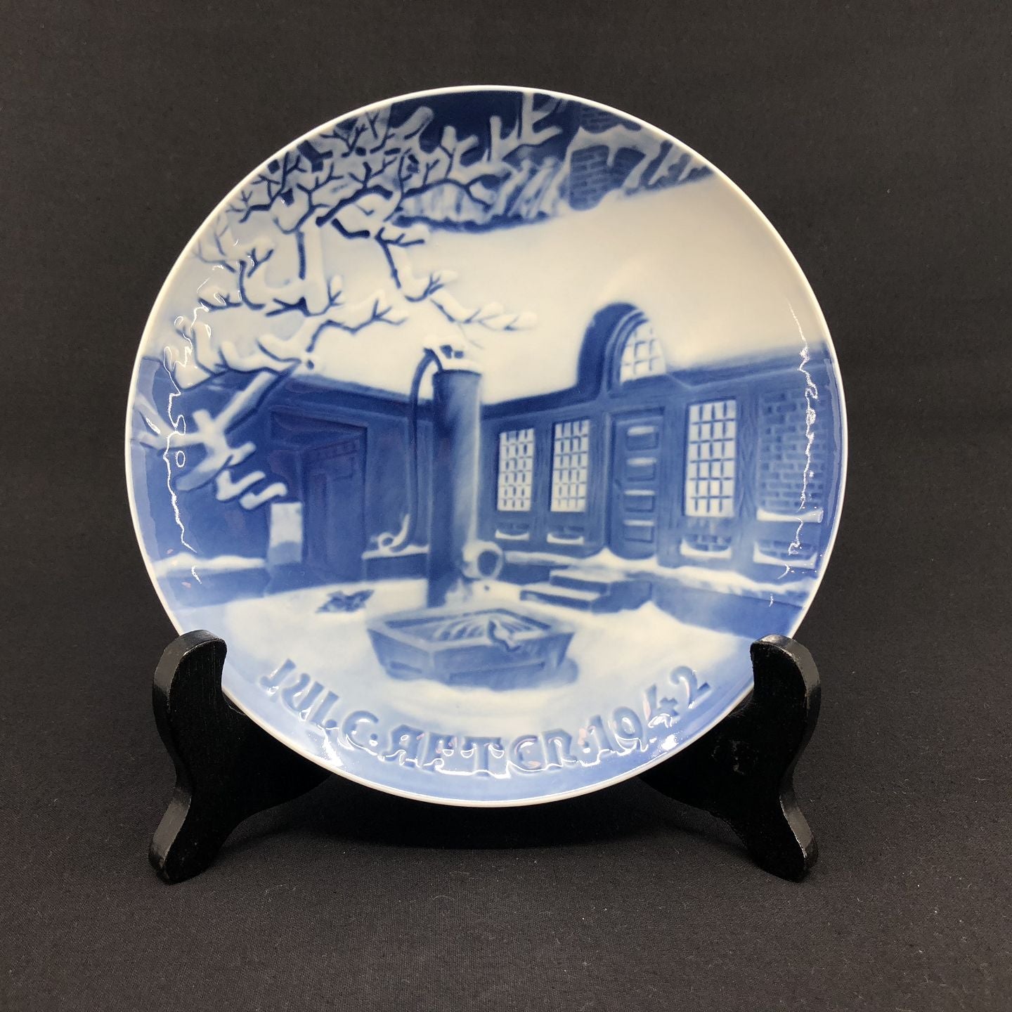 Bing & Grøndahl Christmas plate 1942