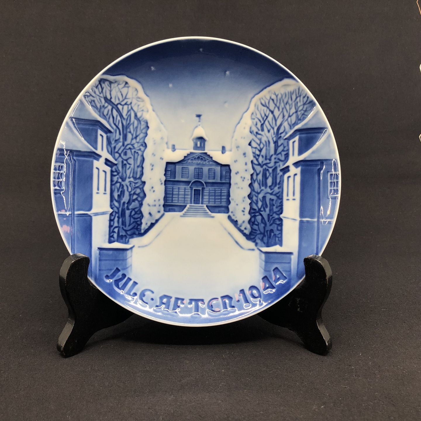 Bing & Grøndahl Christmas plate 1944