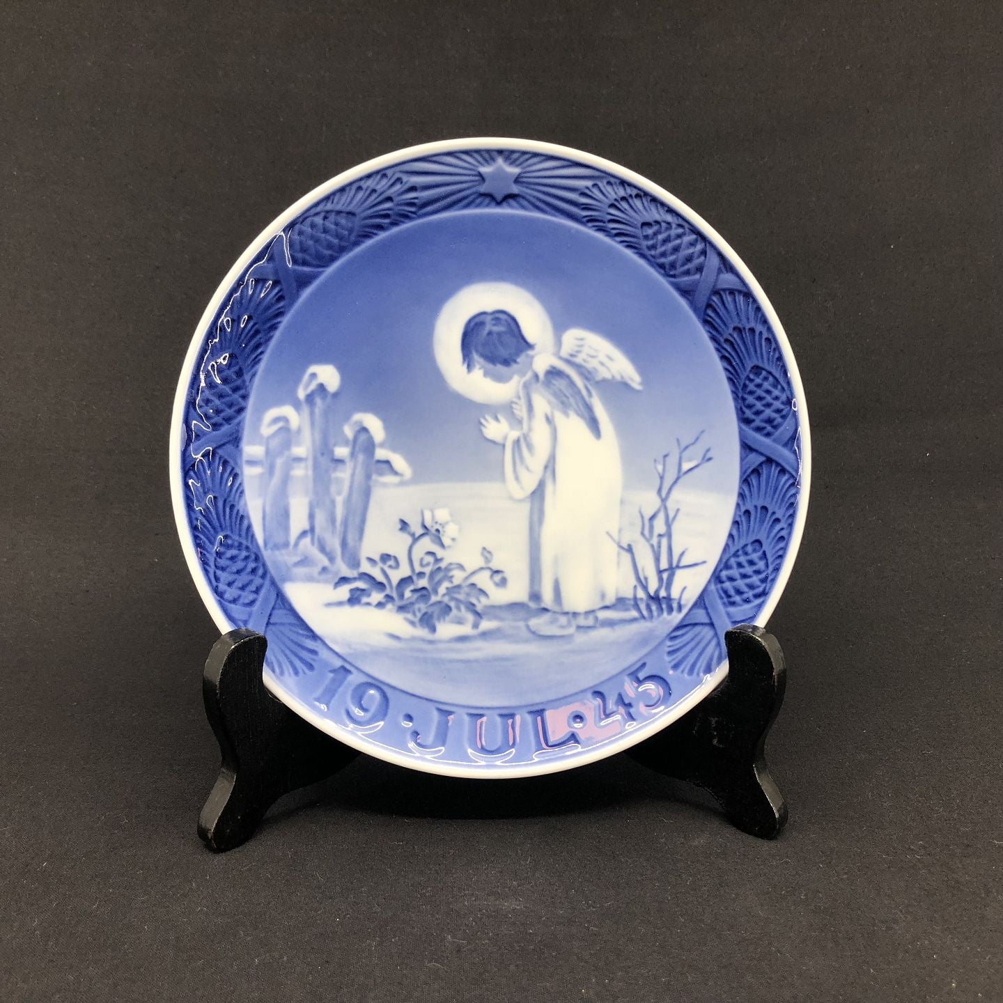 Royal Copenhagen Christmas plate 1945