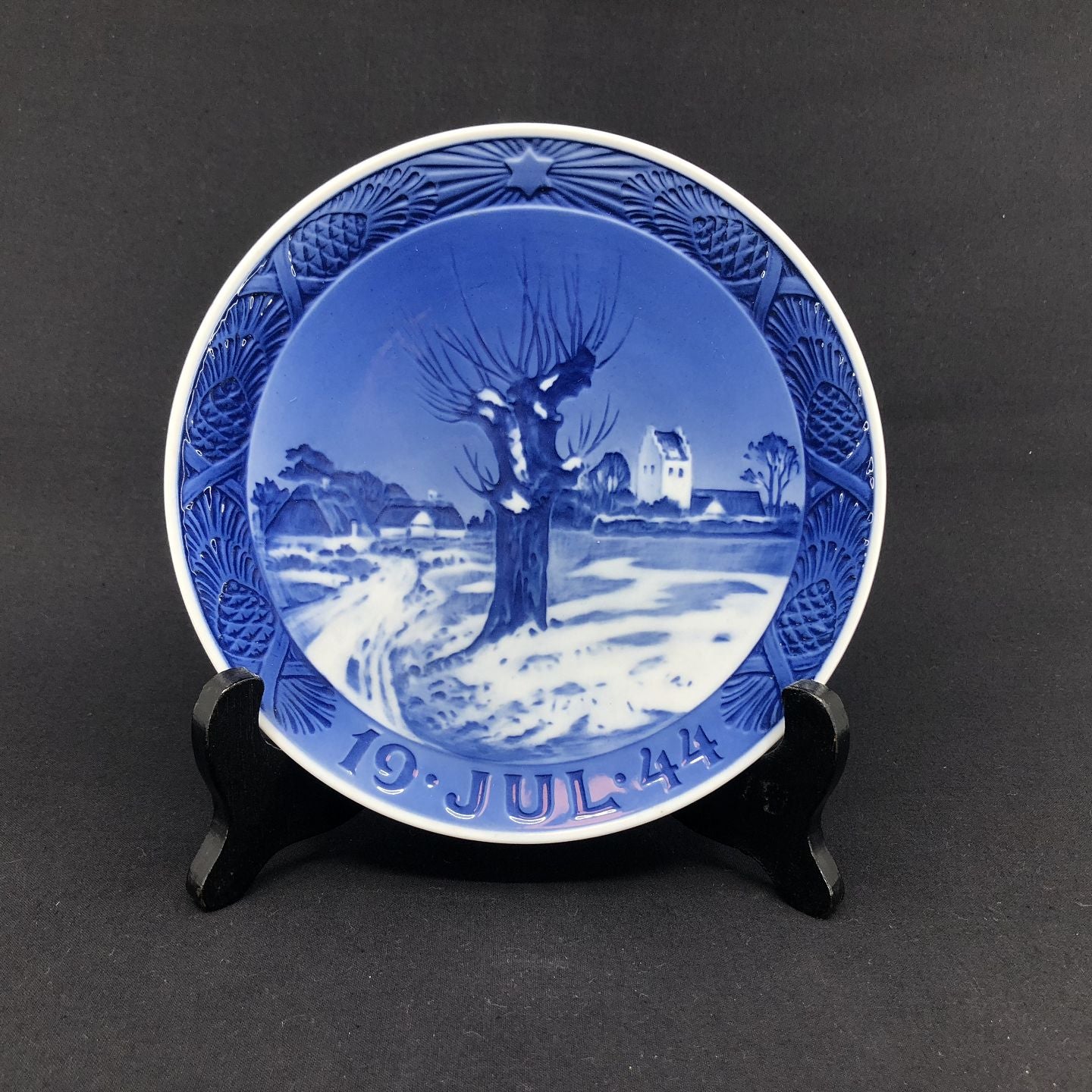 Royal Copenhagen Christmas plate 1944