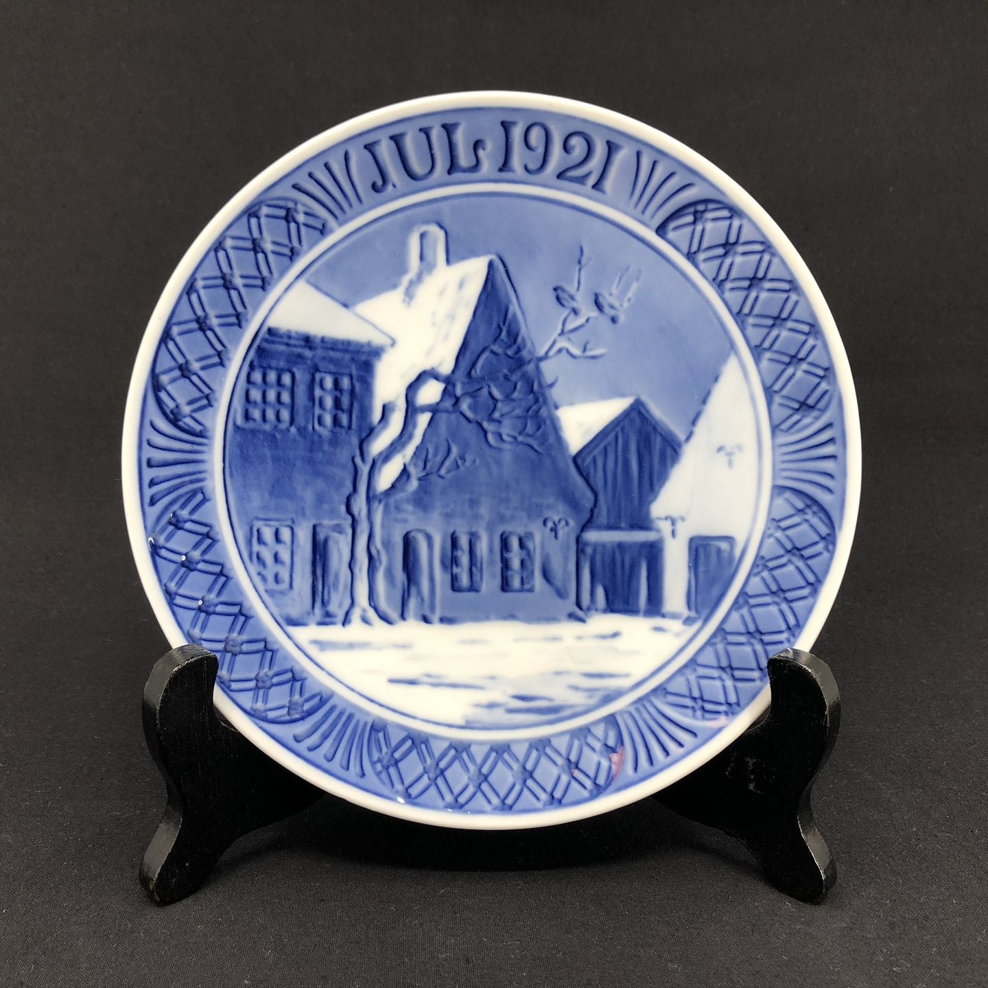 Royal Copenhagen christmas plate 1921
