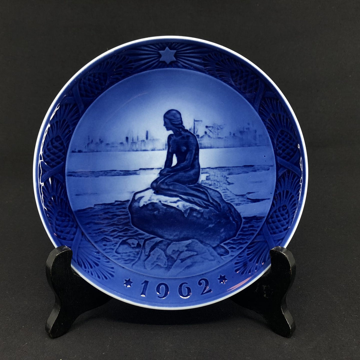 Royal Copenhagen Christmas plate 1962