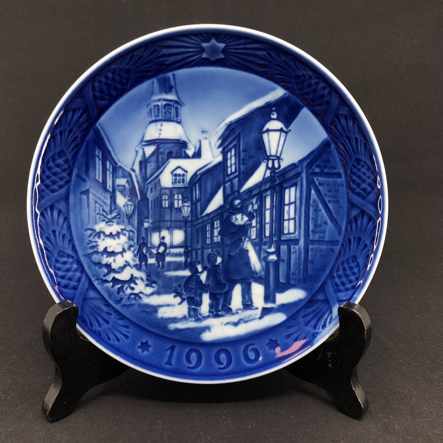 Royal Copenhagen christmas plate 1996
