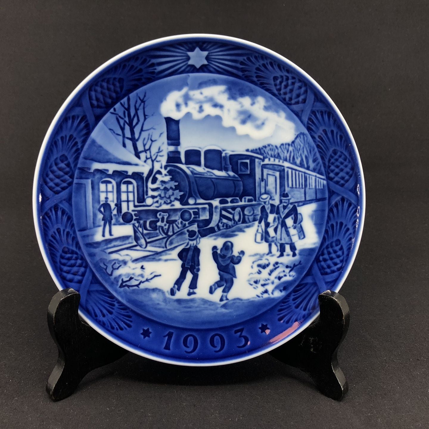 Royal Copenhagen christmas plate 1993
