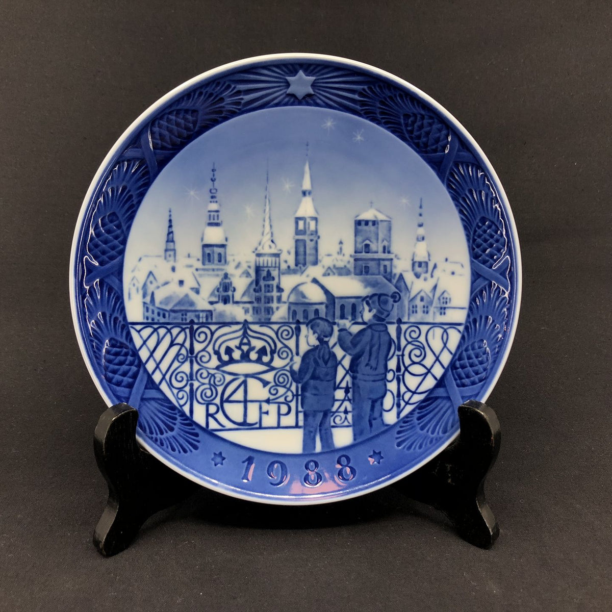 Royal Copenhagen Christmas plate 1988