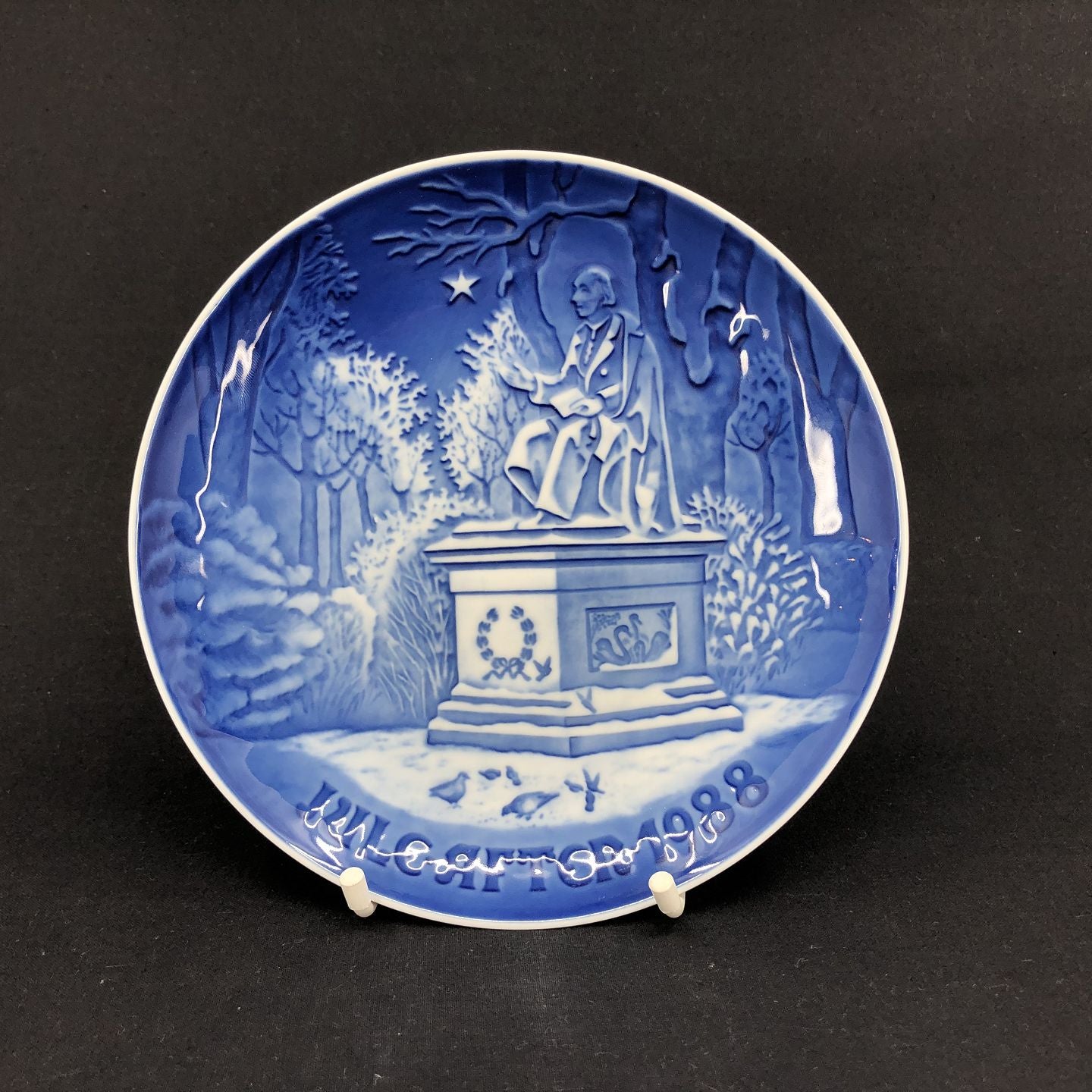 Bing & Grondahl christmas plate 1988
