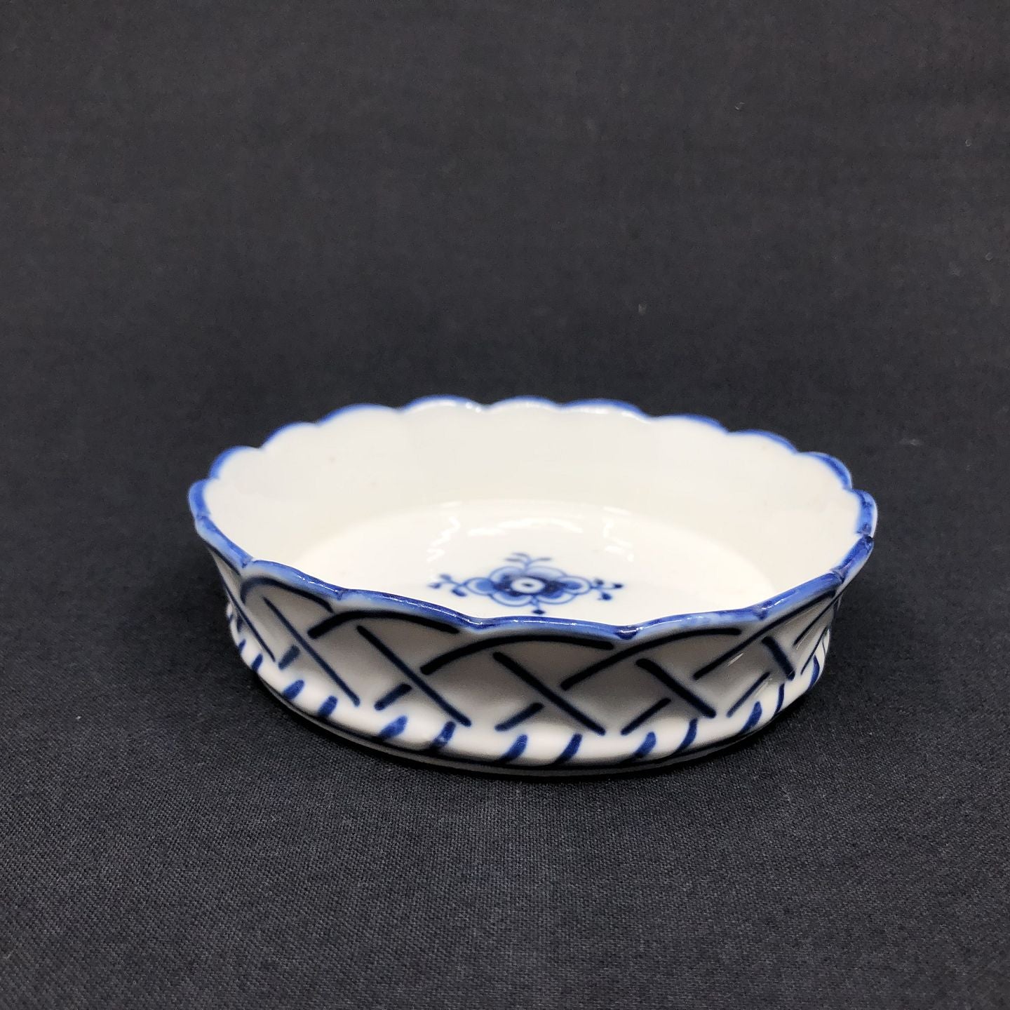 Musselmalet riflet flaskebakke 1898-1923