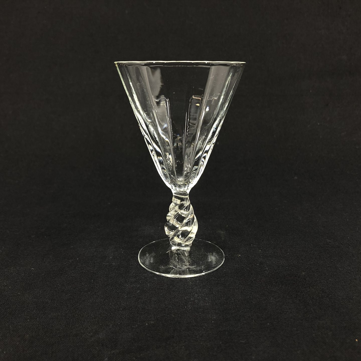 Ida without gold white wine glass
