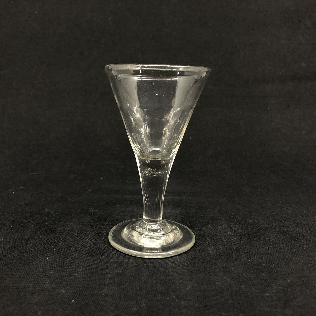 Holmegaard snapseglas nr. 28, perfekt stand.