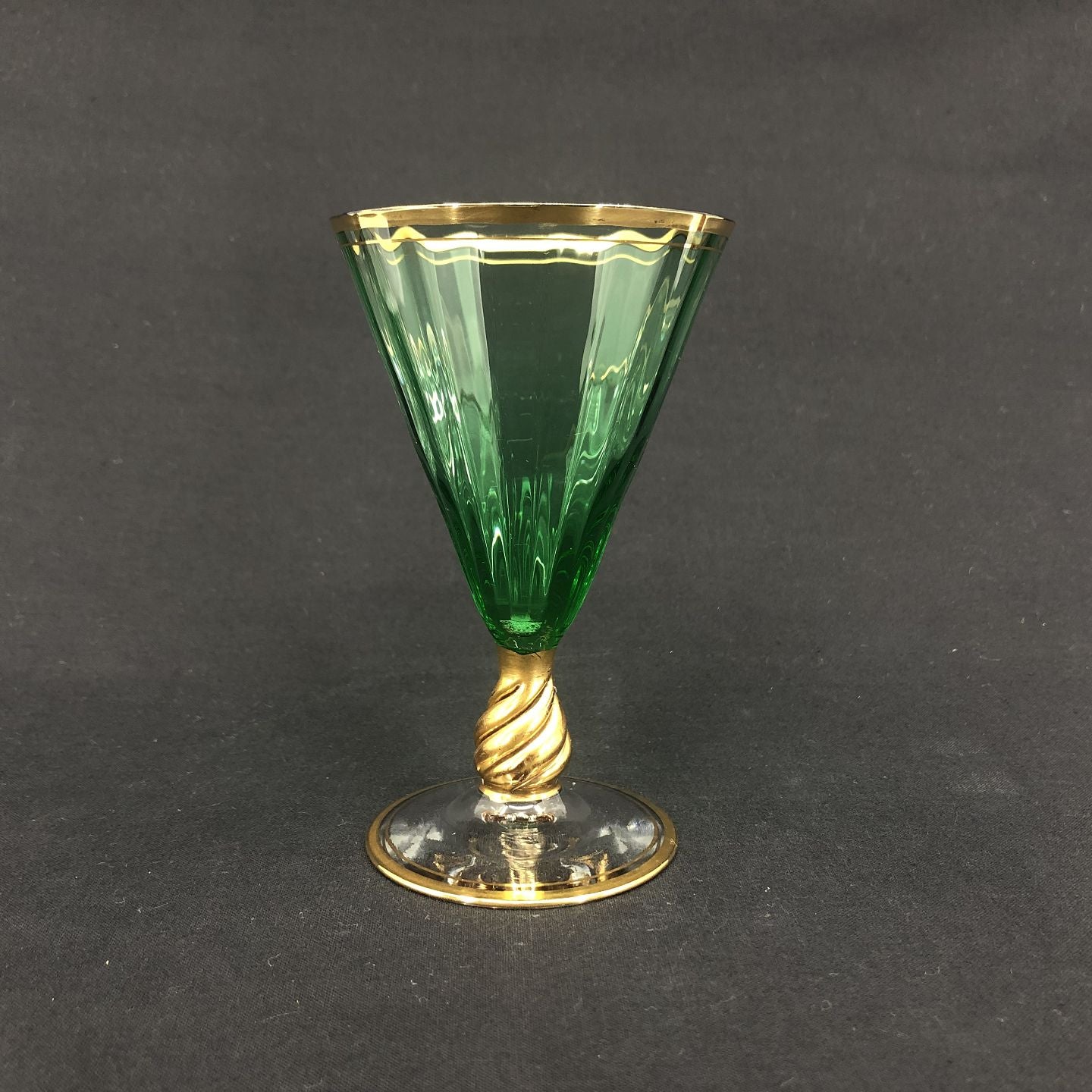 Ida green white wine glass
