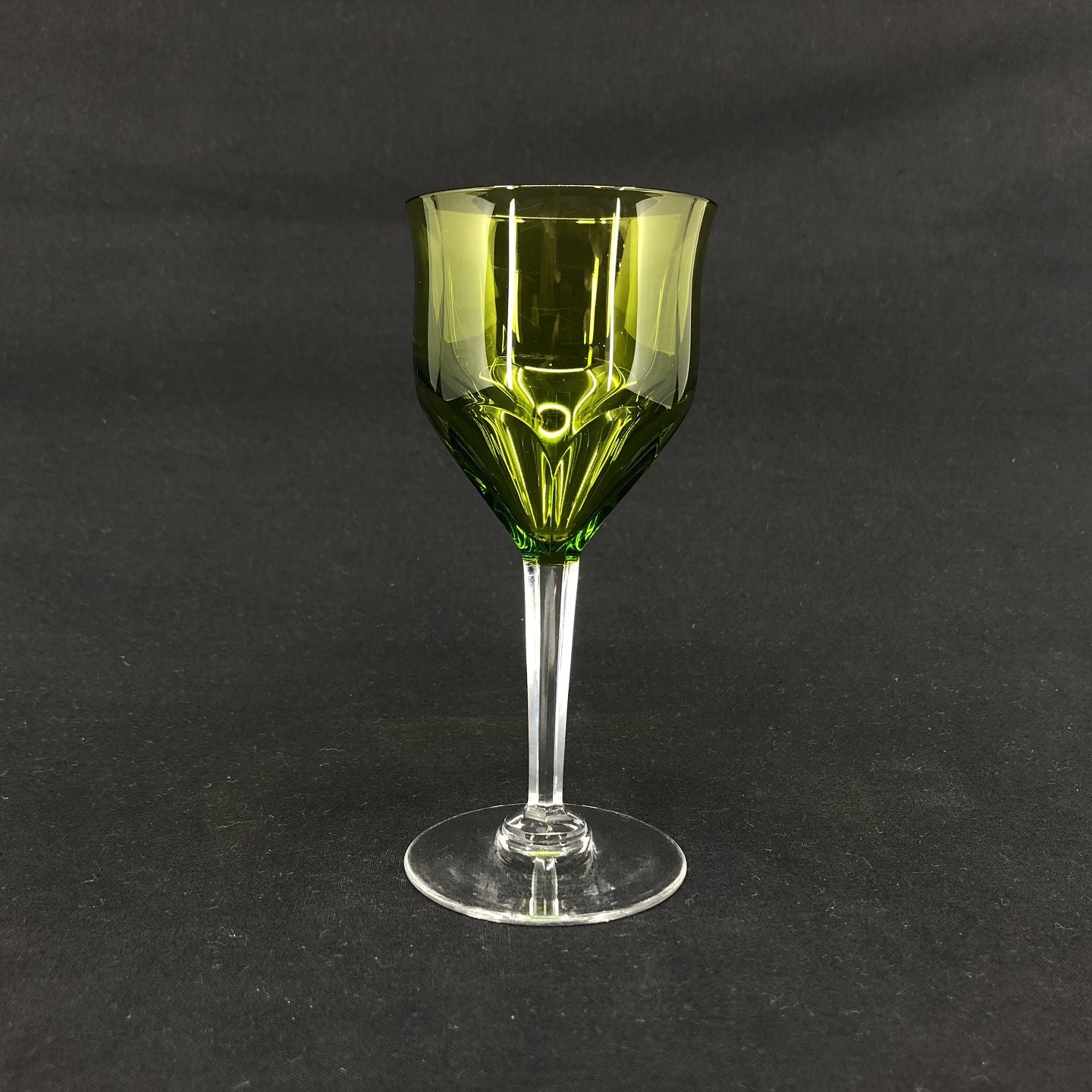 Oreste moss green white wine glass