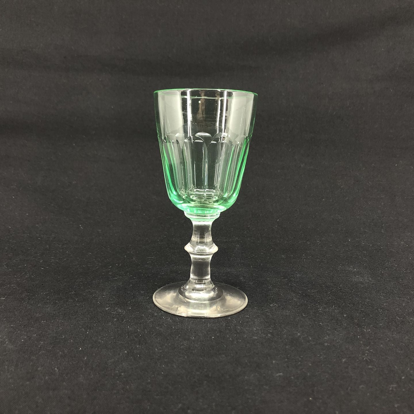 Green Christian d. 8 white wine glasses