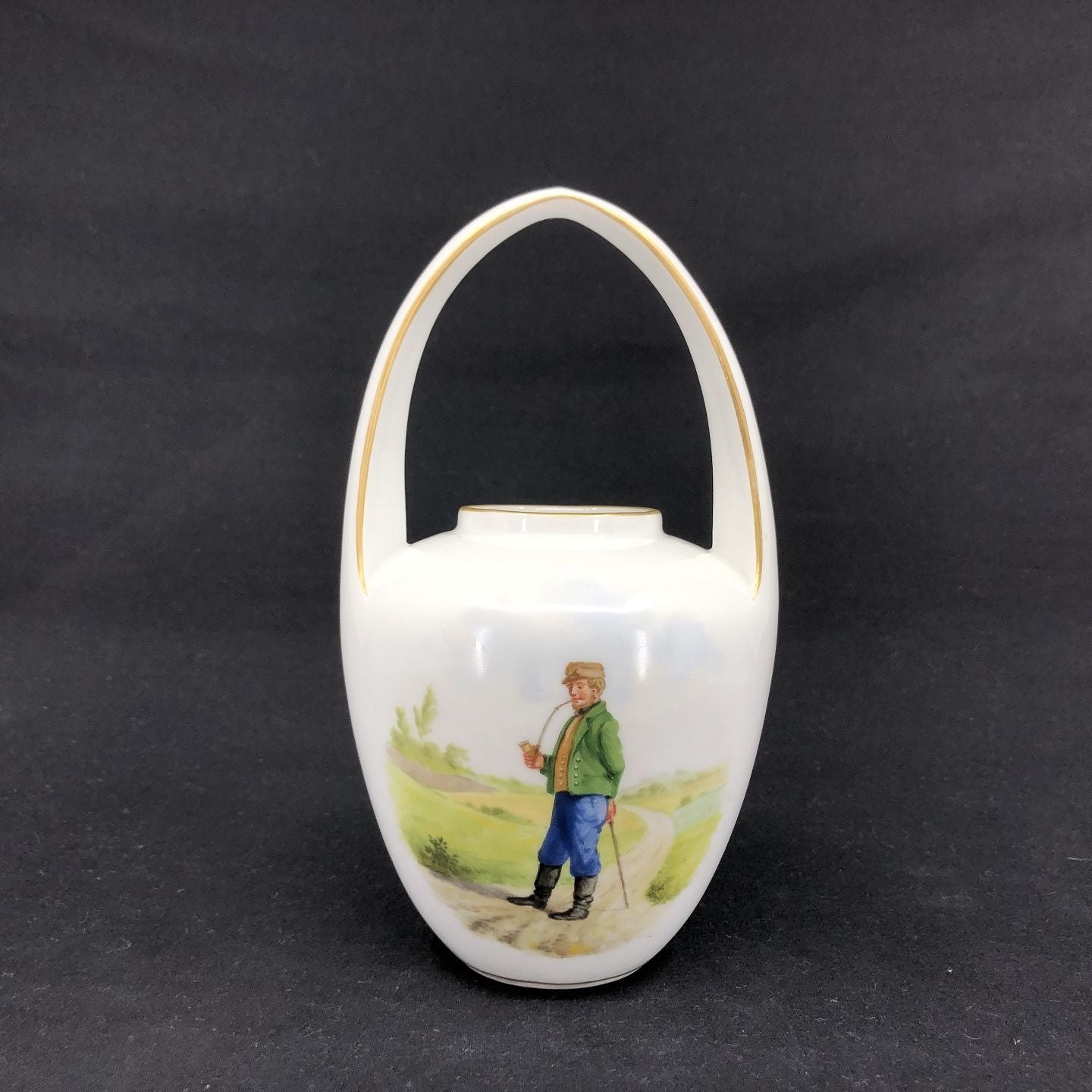 Sjælden Royal Copenhagen vase med bonde