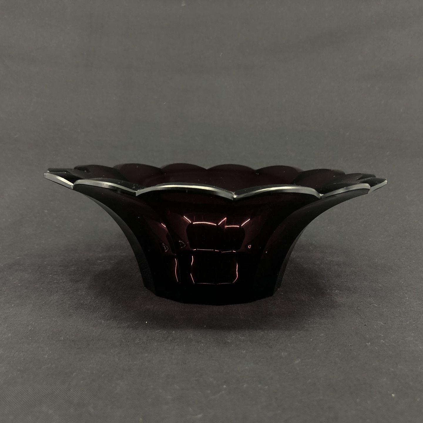 Manganese colored frill bowl