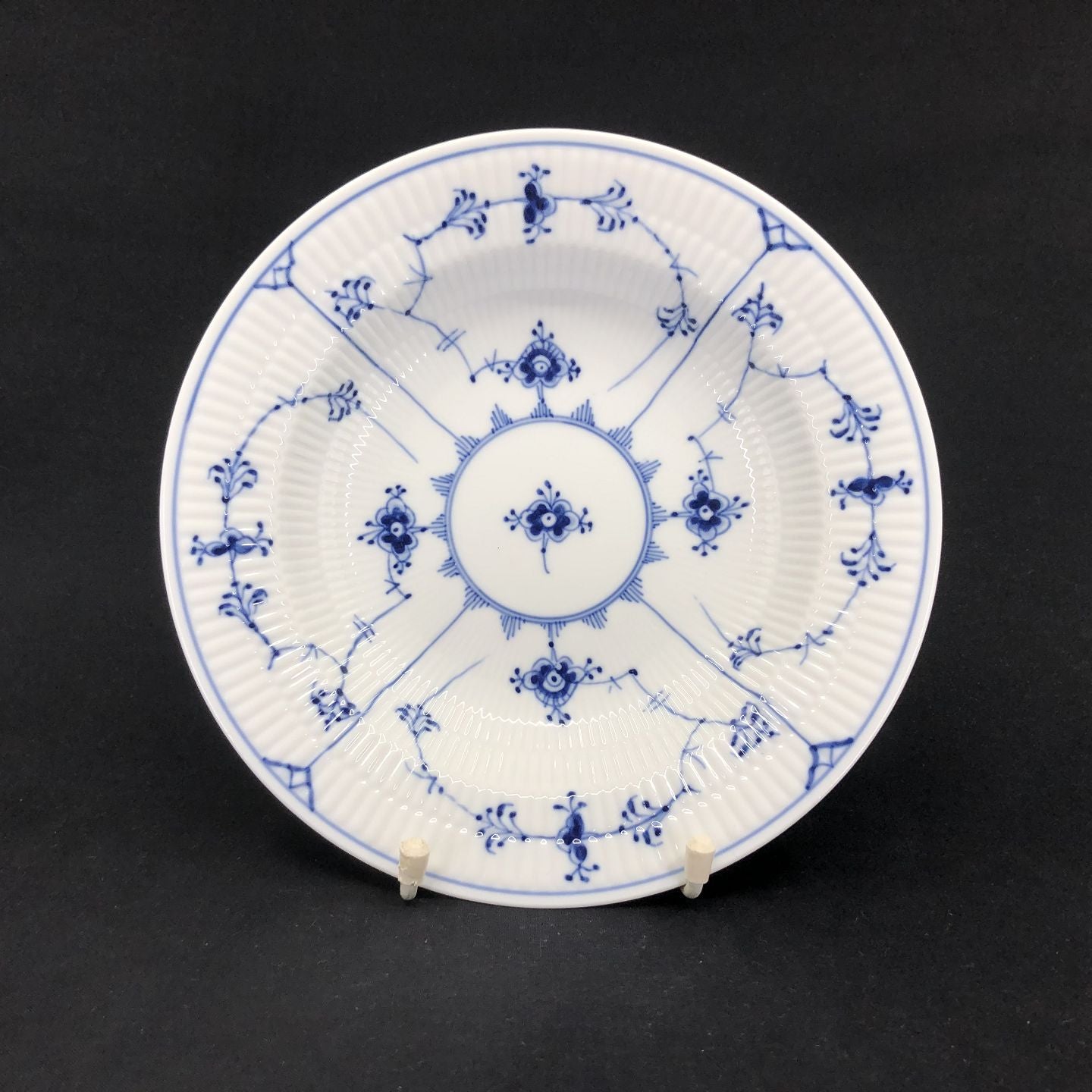 Musselmalet Riflet dyb tallerken, 21 cm.