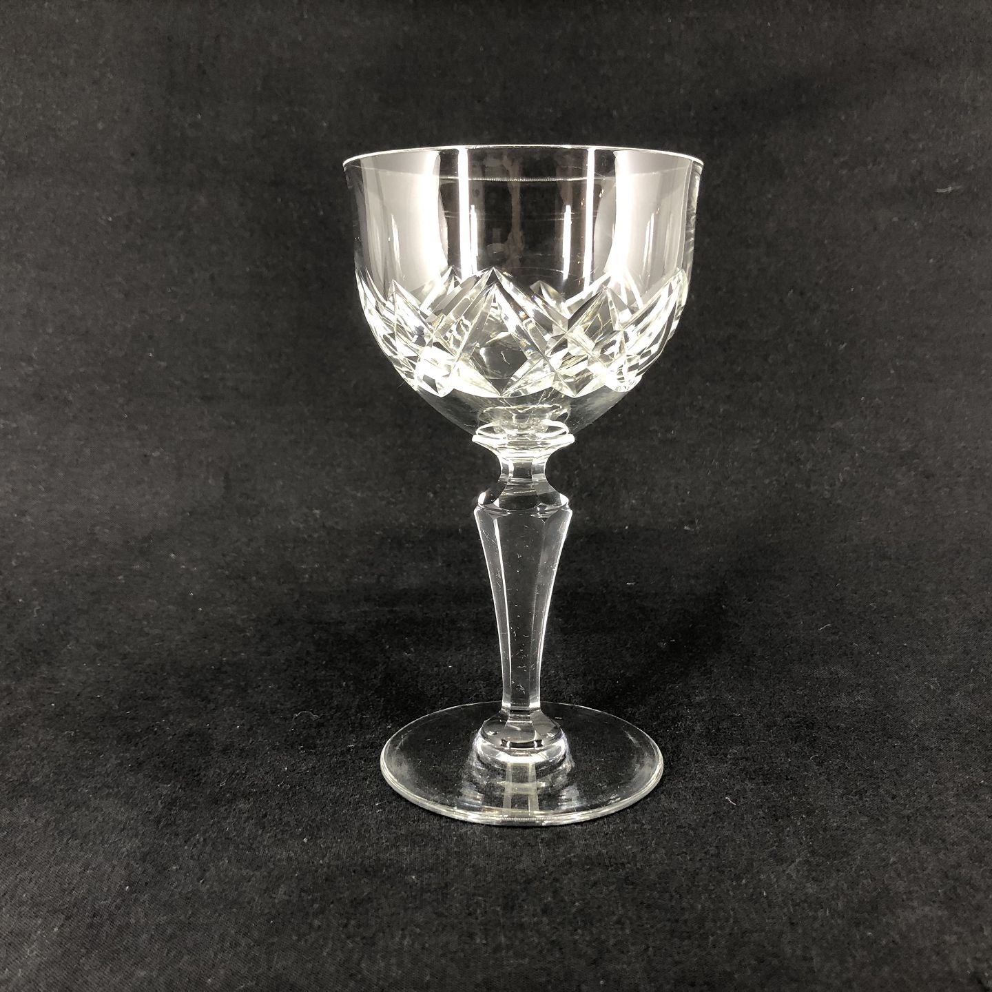 Frederik the 8th red wine glass