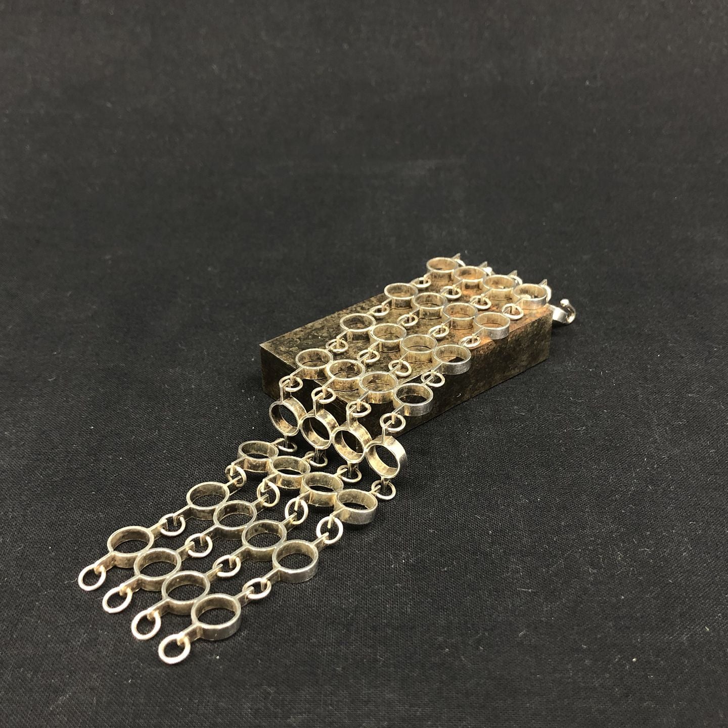 Armbånd i sølv af Jorma Laine