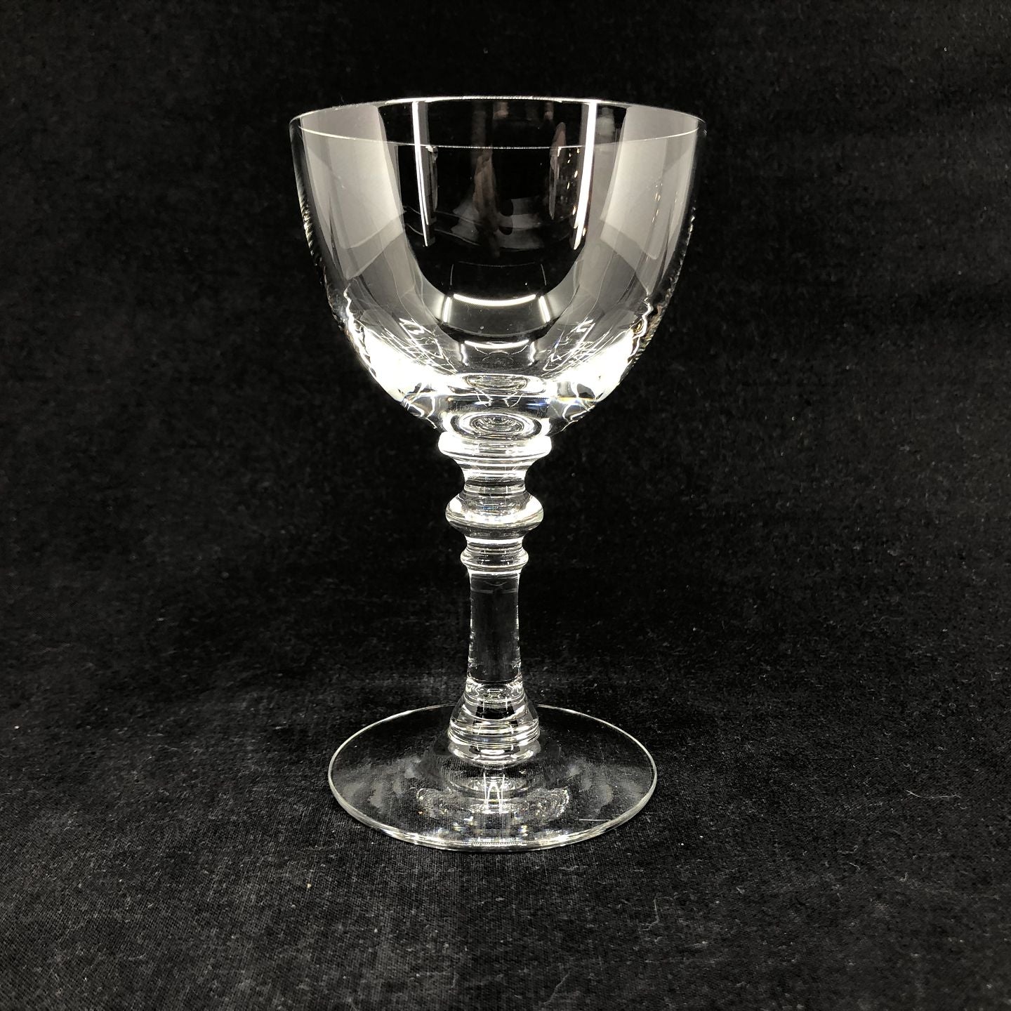 Smooth Rosenborg red wine glass