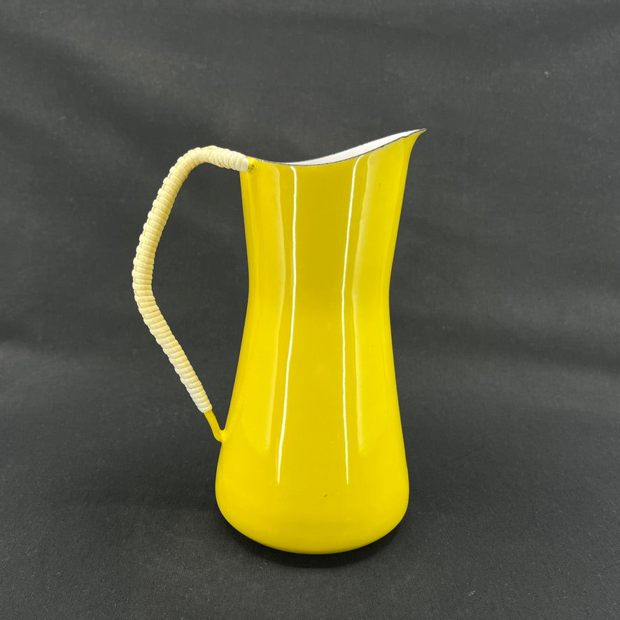 Gul Købenstyle kande af Quistgaard, 20 cm.