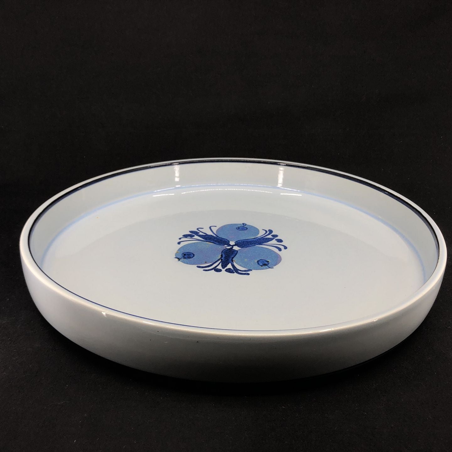 Tenera dish from Aluminia
