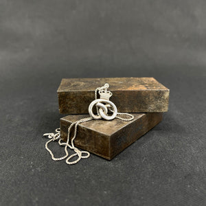 Modern silver pendant – small pretzel