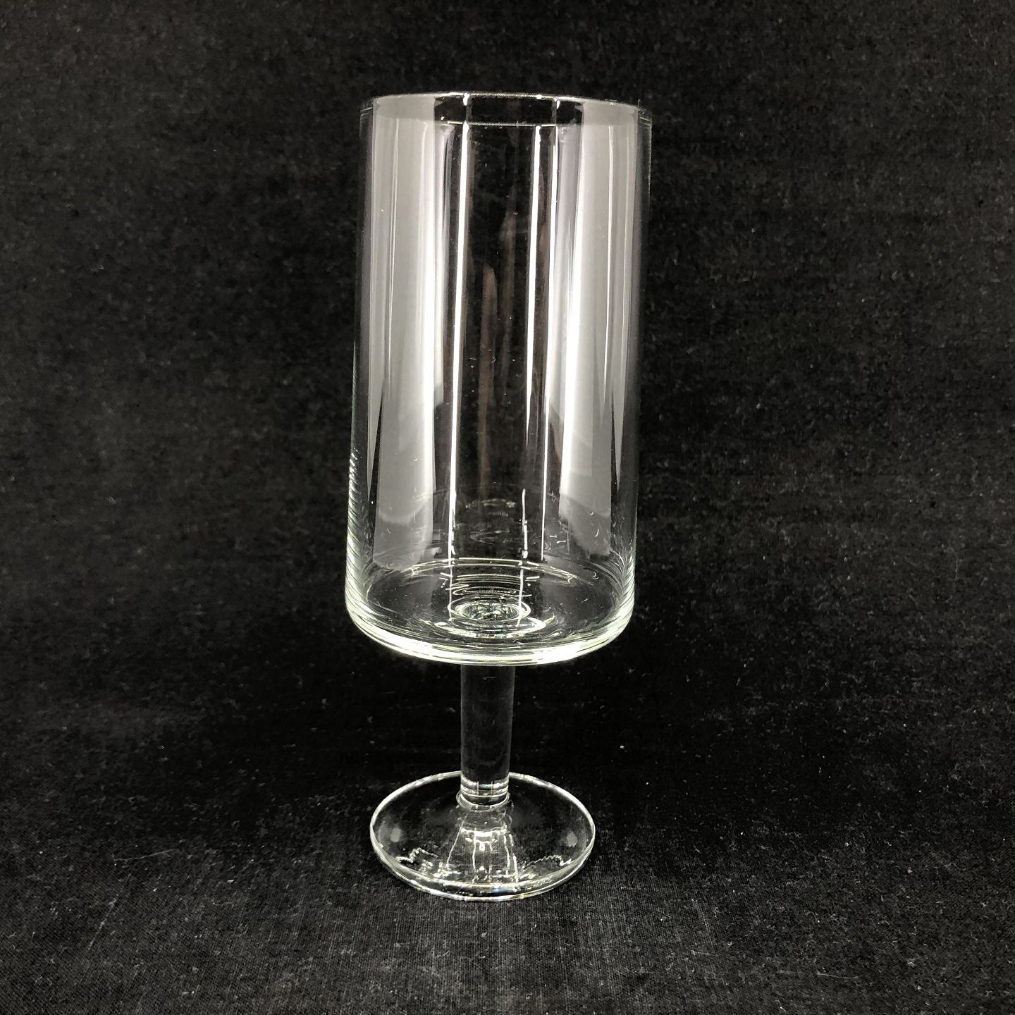 Stem red wine glass