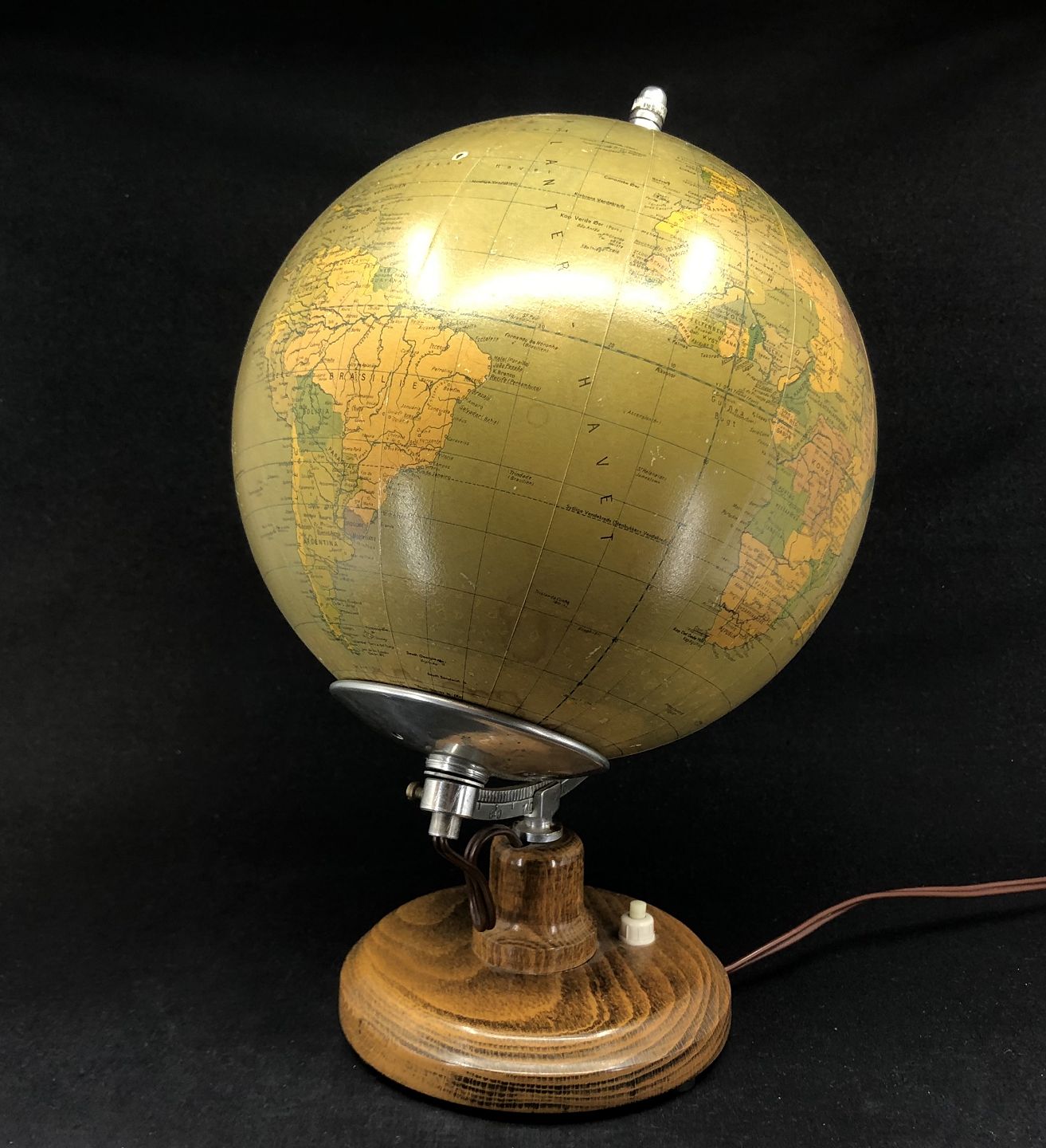 Globe from the 1960s in glass