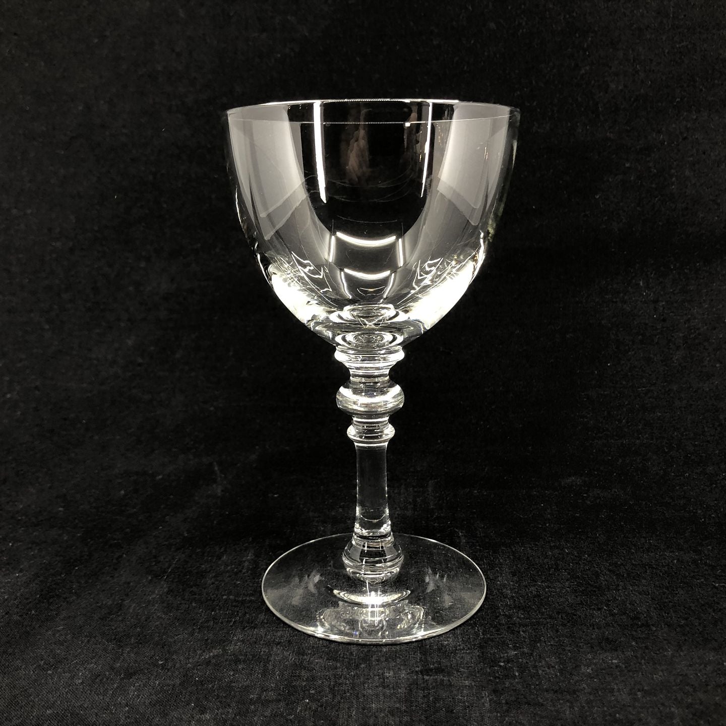 Large smooth Rosenborg red wine glass