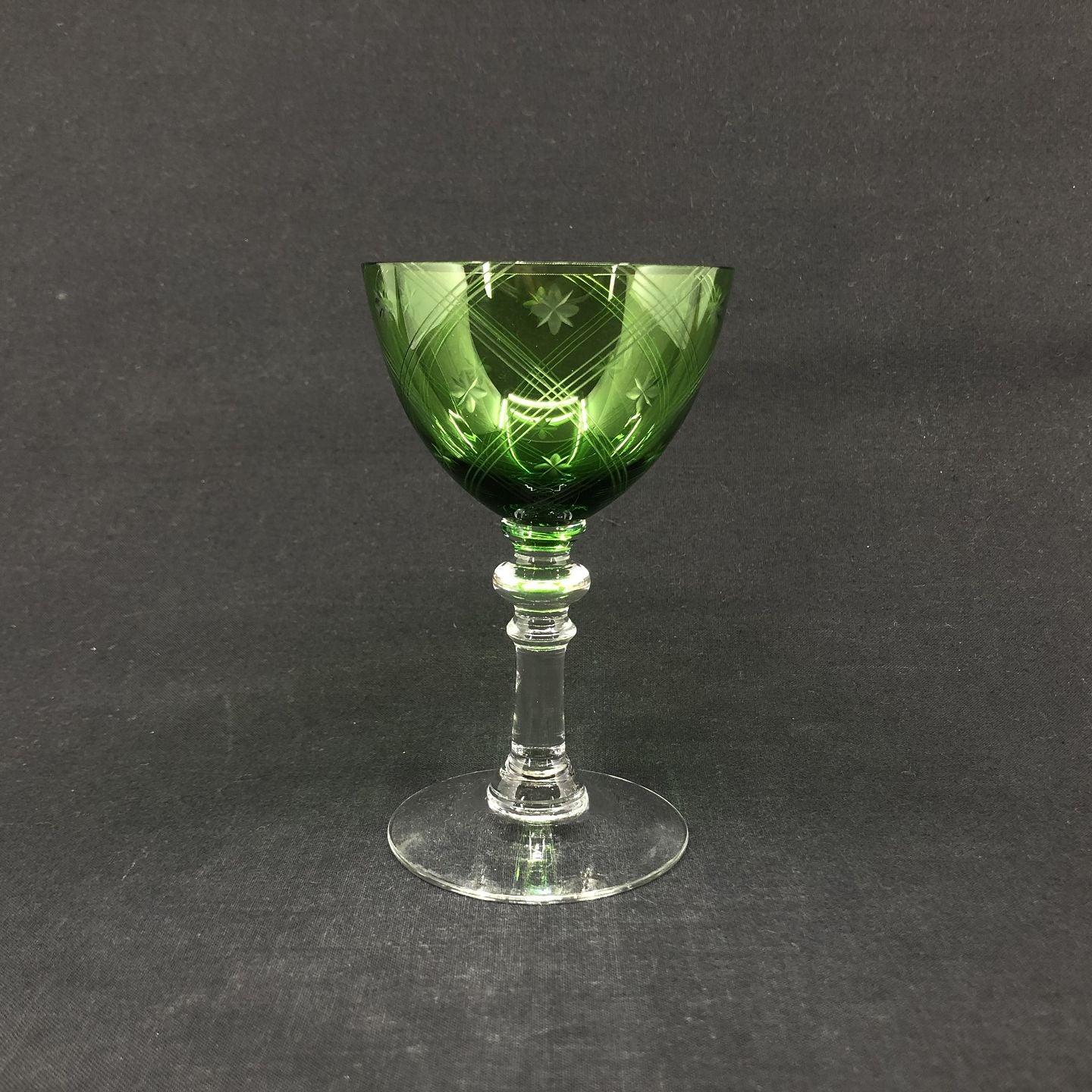 Green Kronborg white wine glass