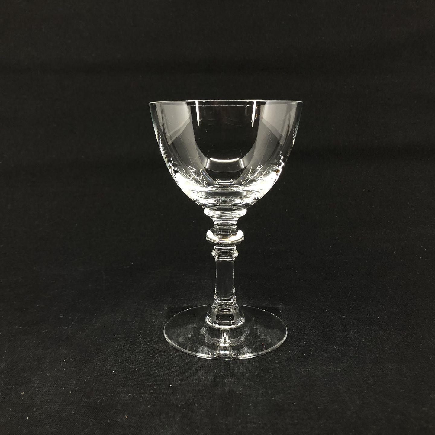 Smooth Rosenborg white wine glass