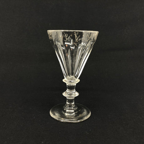 Erindringsglas fra 1836 slebet på Anglais